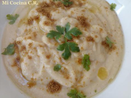 HUMMUS, HOMMOS o HOUMMOUS BI TAHINA (Paté de garbanzos con pasta de sésamo, comino y cilantro)