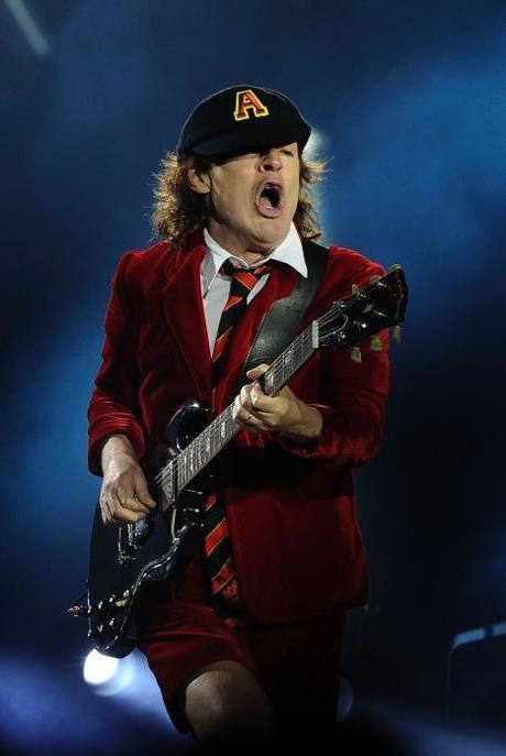 angus young sevilla