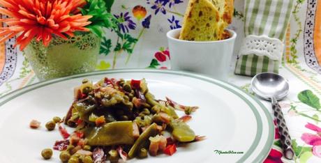 Vainas y guisantes con refrito y jamón
