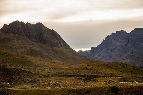 Parque Nacional Cotapata: montañas, horizontes y cascadas