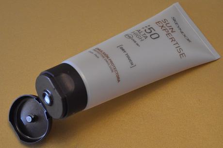 “Sun Expertise – Dry Touch SPF50” de SKEYNDOR – una nueva forma de entender la protección solar