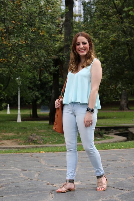 Outfit chic y casual de diario para primavera