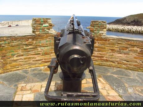 Cañón de ballenas en el mirador de la Riva de Puerto de Vega