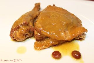 Pintada en Salsa de almendras y pasas