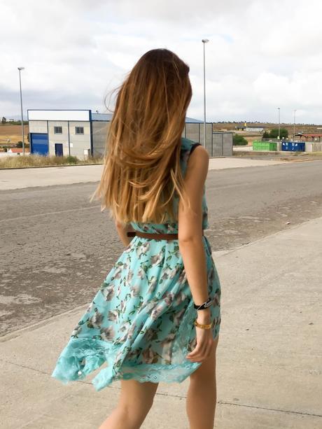 GREENISH BLUE GREENISH BLUE