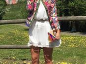 Vestido blanco sandalias rojas