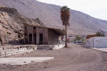 Vista de la antigua estación de ferrocarriles y ruinas del campo de concentración instalado en 1973 por el Régimen Militar.
