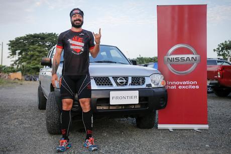 Valentí Sanjuan, Ironman español visitó Manabí en una Nissan Frontier