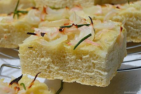 Focaccia de cebolla y romero