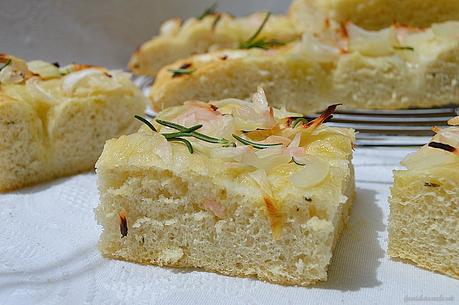 Focaccia de cebolla y romero