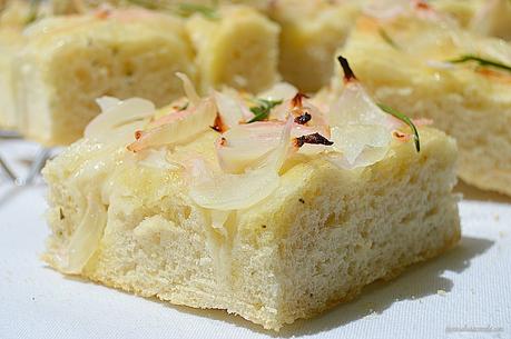 Focaccia de cebolla y romero