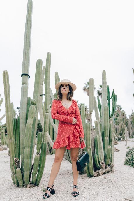 Realisation_Par_Dress-Star_Print-Red_Dress-Outfit-Catonier-Hat-Lack_Of_Color-Black_Sandals_Topshop-Barcelona-Collage_Vintage-Mossen_Gardens-14