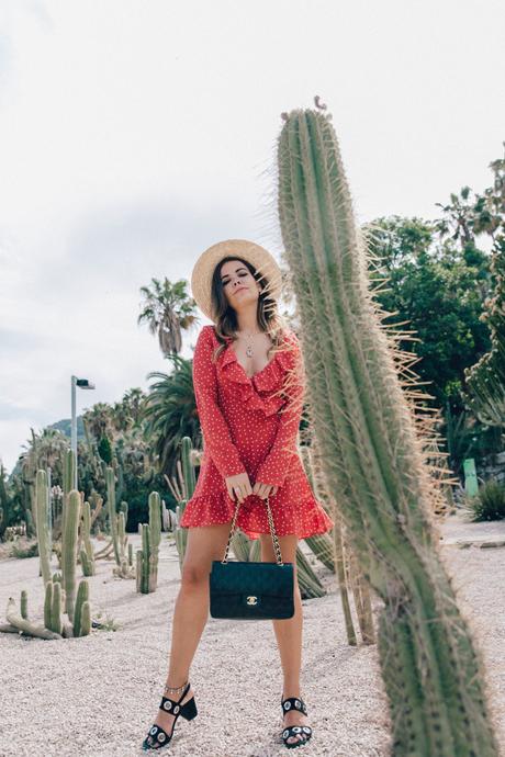 Realisation_Par_Dress-Star_Print-Red_Dress-Outfit-Catonier-Hat-Lack_Of_Color-Black_Sandals_Topshop-Barcelona-Collage_Vintage-Mossen_Gardens-89