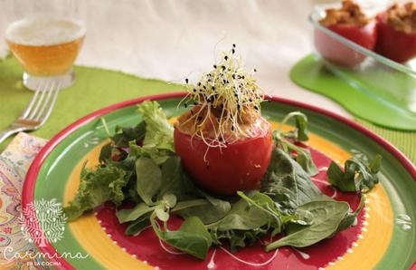 TOMATES RELLENOS DE POLLO CON GUACACHIPOTLE