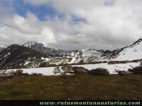 Vista del Collado Laguna Seca y Cueto Arbás