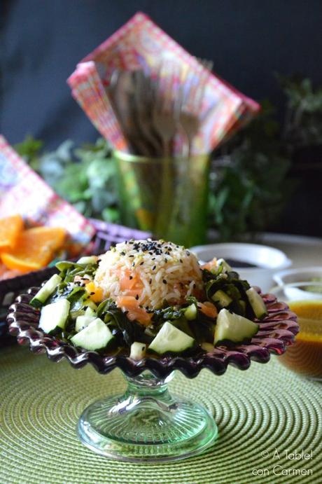 Ensalada de Arroz, Salmón, Naranja y Algas Wakame con Salsa de Cítricos y Wasabi