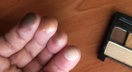 Siempre me gusta tocar las sombras con los dedos es la mejor forma de notar el polvo y ver su color :) ¿Cómo sacarle partido a tu paleta de sombras de ojos?