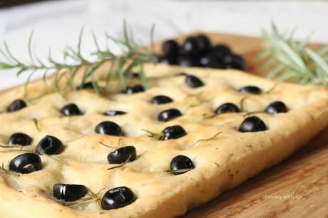 focaccia de romero y aceitunas