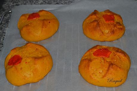 Panecillos de queso de tomate y orégano