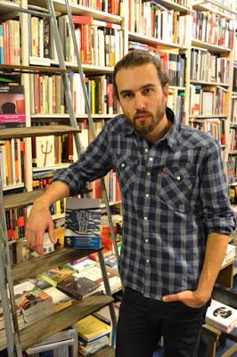 Libros para vender, adornar, rellenar las bibliotecas y también para leer.