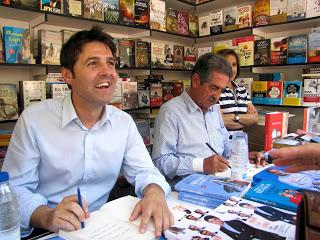 Libros para vender, adornar, rellenar las bibliotecas y también para leer.