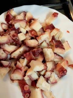 ENSALADA DE HABITAS BABY, PULPO Y JAMON