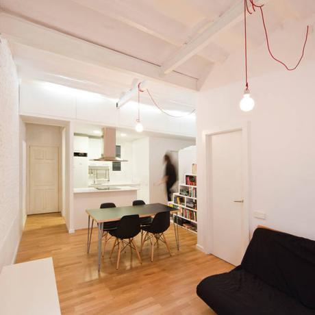 Cocina abierta a salón-comedor : Cocinas de estilo moderno de Dolmen Serveis i Projectes SL