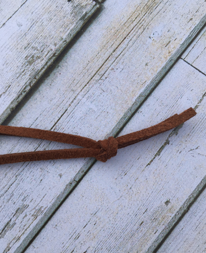 DIY : COLLAR CON BORLAS