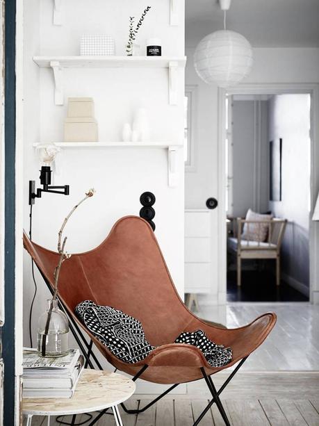 viviendas modernas vintage puertas vintage azules muebles antiguos interiores pisos pequeños estilo nórdico escandinavo decoración salones carpintería antigua blog decoración nórdica 
