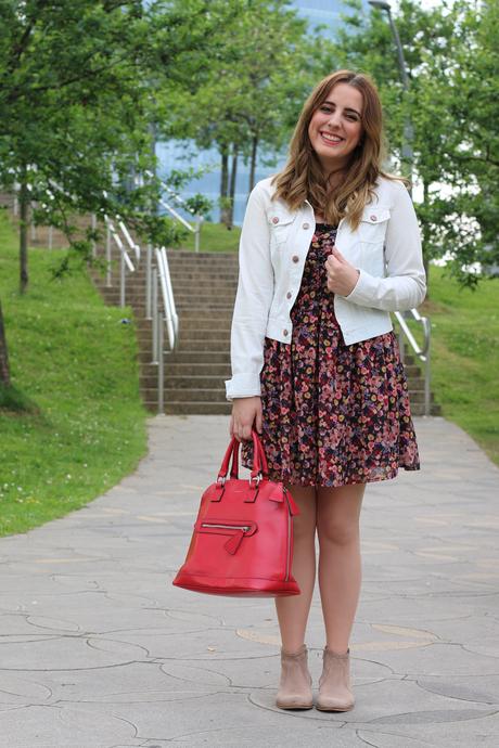 Outfit de diario con vestido para primavera