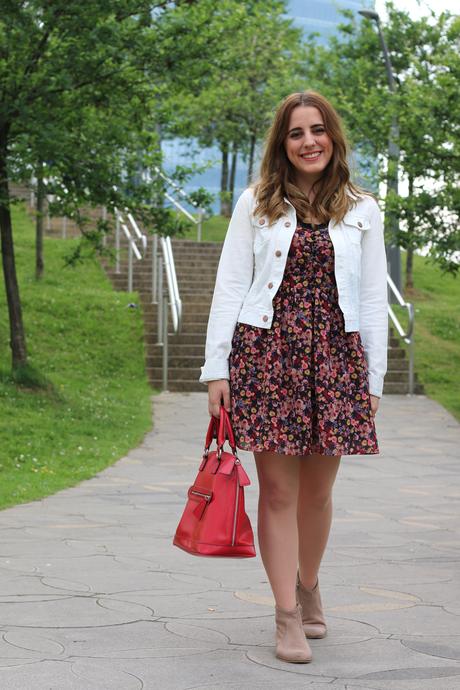 Outfit de diario con vestido para primavera