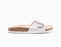 Sandalias BIO de Blanco (12,99 €).