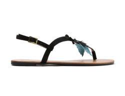 Sandalias tostadas de Stradivarius (15,95 €).