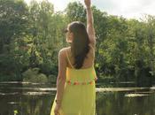 Vestido amarillo borlas