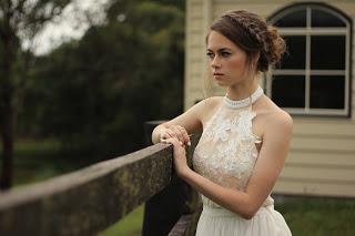 Vestido de novia con cuello halter