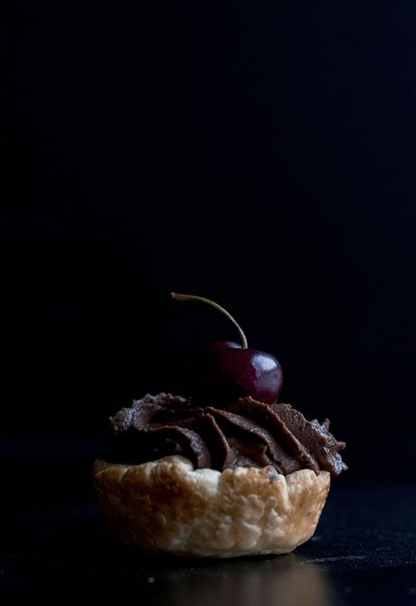 TARTALETAS DE TRUFA Y CEREZAS