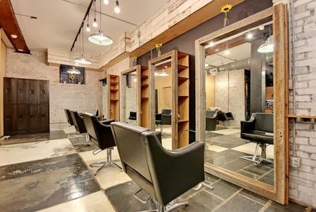 Gibson Hair & Makeup Salon, de una antigua cochera a un salón de belleza industrial