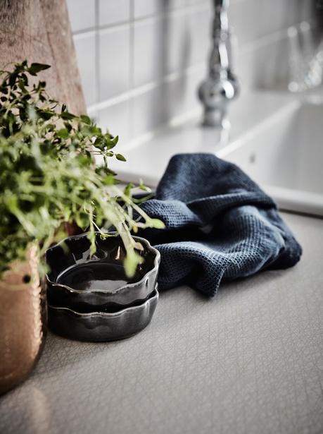 estilo nórdico espacios diferentes con color decoración interiores contrastes con color cocinas pequeñas cocinas nórdicas cocinas azules cocina comedor blog decoración nórdica Azul petroleo en la cocina 