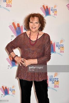 Claudia Cardinale entrega medalla de oro de la UNESCO César, a Marco Albano