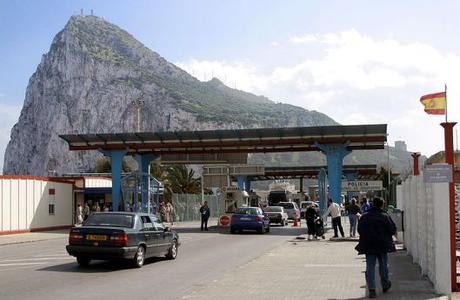 800px-Gibraltar_Border