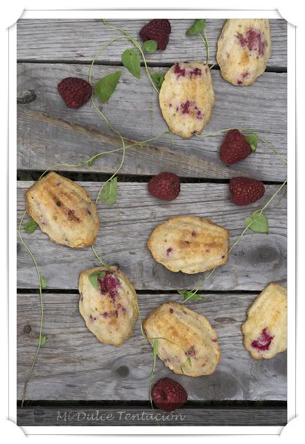 Madeleines de Frambuesa y Chocolate Blanco
