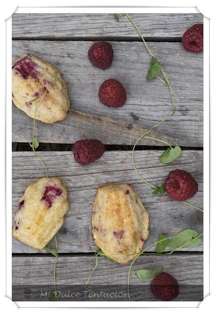 Madeleines de Frambuesa y Chocolate Blanco