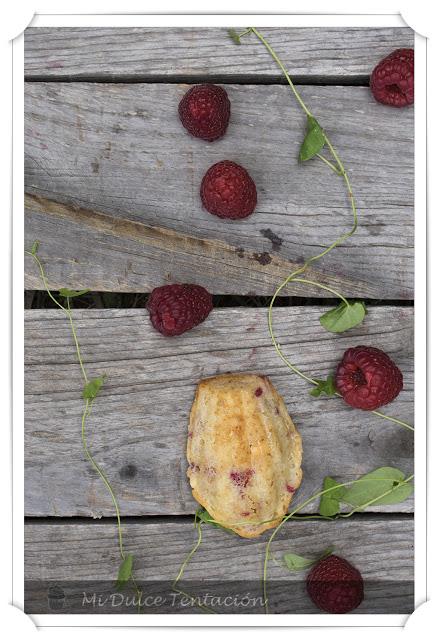 Madeleines de Frambuesa y Chocolate Blanco