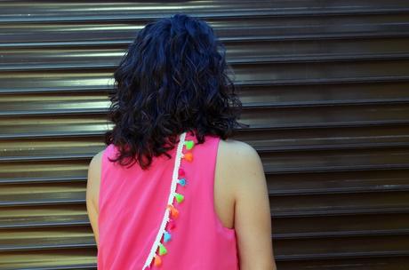 Vestido fucsia con borlas de colores_Outfit_Mivestidoazul (13)