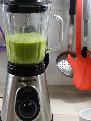 COCTELMOOTHIE PICANTE DE NUECES, FRUTAS Y JALAPEÑO (Desayuno con diamantes) COCTELMOOTHIE PICANTE DE NUECES, FRUTAS Y JALAPEÑO (Desayuno con diamantes)