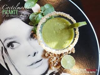 COCTELMOOTHIE PICANTE DE NUECES, FRUTAS Y JALAPEÑO (Desayuno con diamantes) COCTELMOOTHIE PICANTE DE NUECES, FRUTAS Y JALAPEÑO (Desayuno con diamantes)