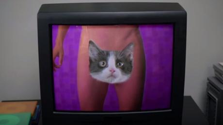 Un ¿anuncio? japonés tan surrealista que tendrás ganas de verlo otra vez