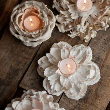 4. Candles made with natural flowers and plaster