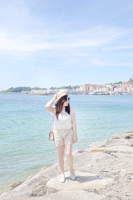 Look con prendas de lino, imprescindible para el verano. 