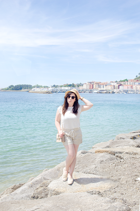 Look con prendas de lino, imprescindible para el verano. 